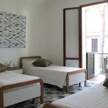 Luxury In Mediterranean Pine Forest - 100 Meters Away From The Sea Lägenhet Marina di Campo